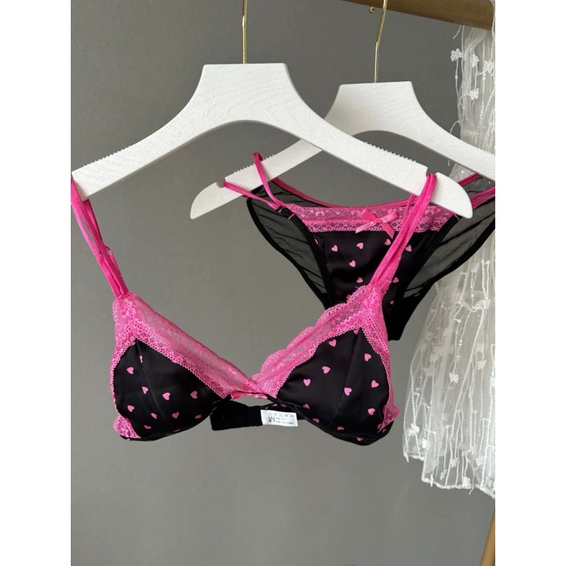 طقم لانجري من الساتان والدانتي - مراجعة Wirefree Bra Comfort وسعره