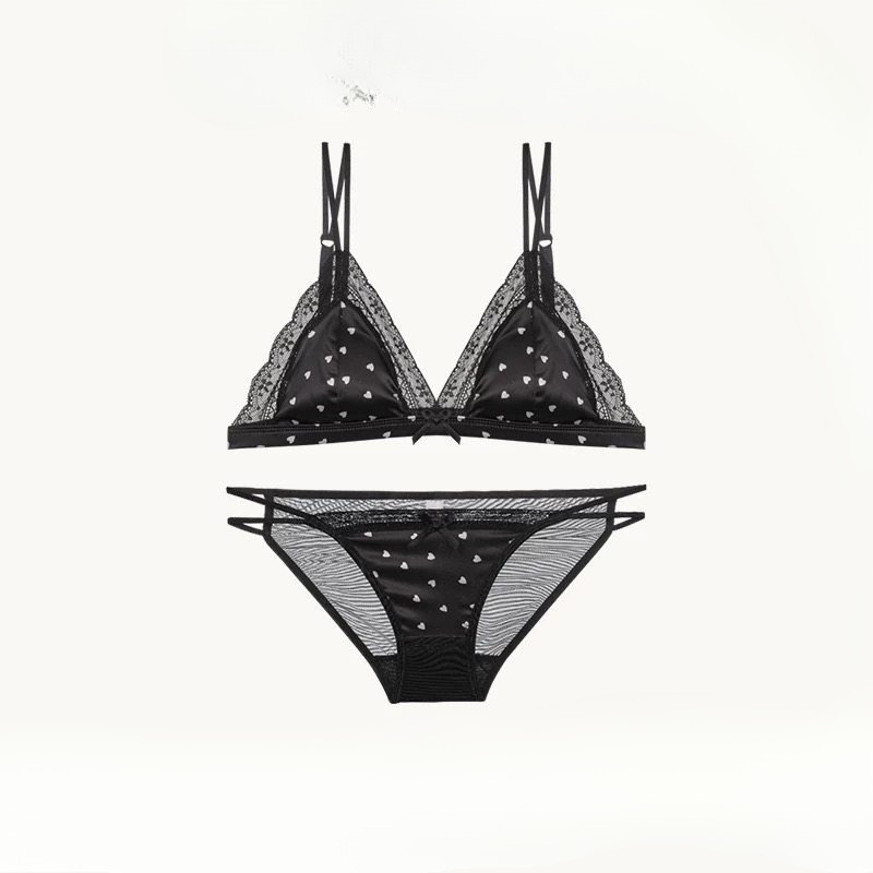 طقم لانجري من الساتان والدانتي - مراجعة Wirefree Bra Comfort وسعره