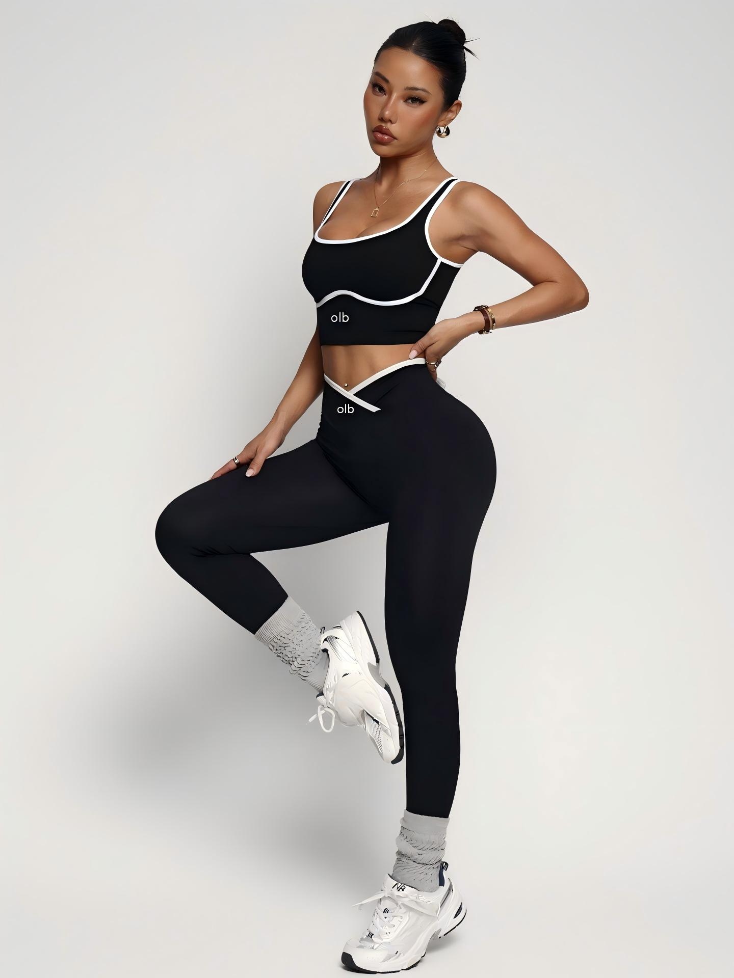 طقم رياضي جديد من قطعتين: حمال - مراجعة Sports Bra Racerback وسعره
